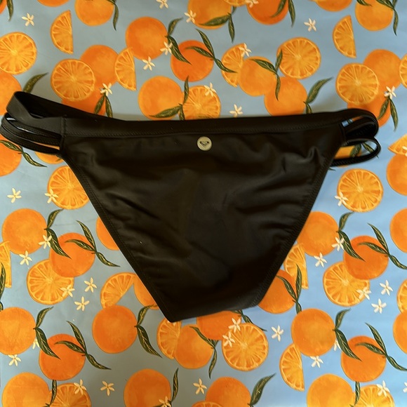 Roxy surf/swim wear - Picture 9 of 11